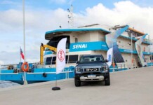 Como um projeto flutuante quer transformar ribeirinhos em profissionais da energia limpa