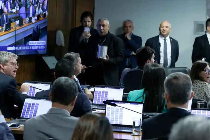 Por-que-a-base-governista-blindou-Lulinha-na-CPMI-do-INSS
