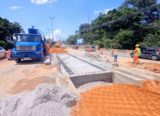 Três frentes de trabalho aceleram obra estratégica na avenida do Turismo