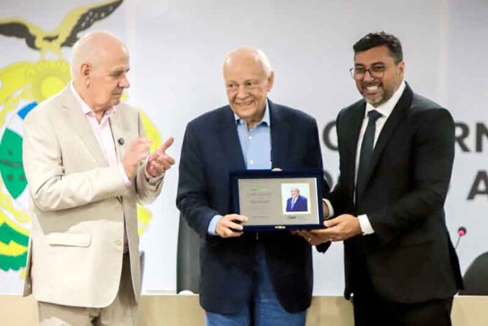 Presidente-da-FIEAM,-Antonio-Silva,-recebe-homenagem-do-Codam