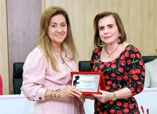 Presidente do TCE-AM recebe Prêmio “Mãos que Amparam” concedido pelo TJAM