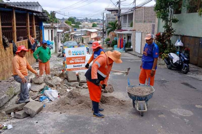 Rua-no-bairro-São-José-recebe-modernização-do-sistema-de-drenagem-da-prefeitura