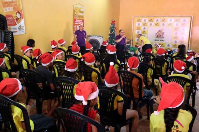 TVLAR-transforma-cartinhas-em-presentes-e-muda-a-manhã-de-mais-de-100-crianças