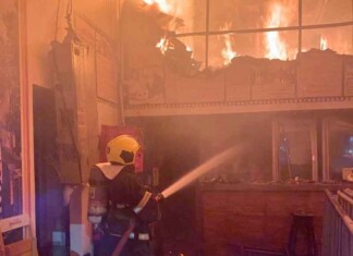 Bar Caldeira é atingido por incêndio e tem parte da estrutura destruída