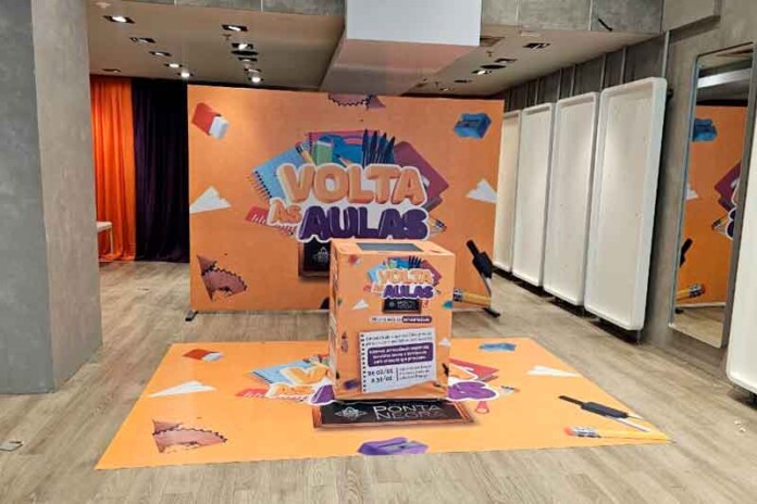 Doação-de-material-escolar-mobiliza-famílias-no-Shopping-Ponta-Negra