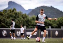 Vasco aposta em time alternativo e inicia o Carioca com foco no futuro