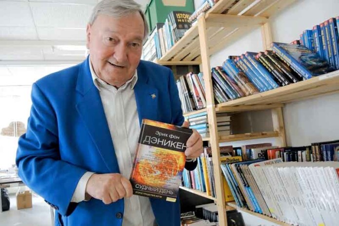 Morre-Erich-von-Däniken,-visionário-que-vendeu-60-milhões-de-livros-sobre-o-Cosmos