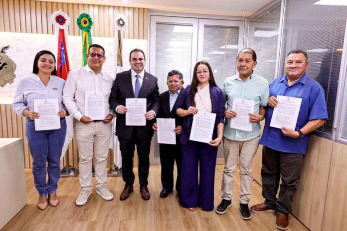 Roberto-Cidade-impulsiona-modernização-dos-parlamentos-no-Amazonas