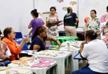 Idosos brilham antes do Carnaval em Manaus e oficinas viram ferramenta contra o isolamento