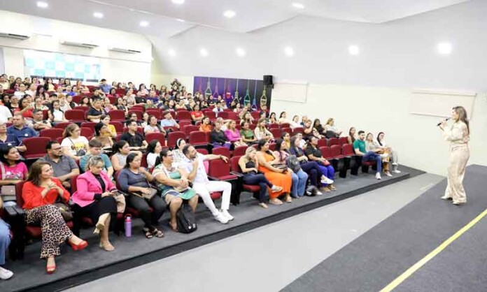 Manaus-amplia-inclusão-com-mais-de-mil-novos-apoios-escolares-na-rede-municipal