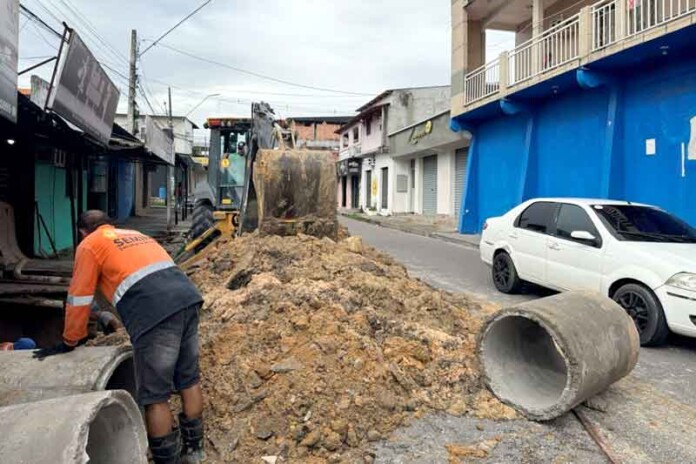 Prefeitura-de-Manaus-recupera-rede-de-drenagem-no-Novo-Aleixo