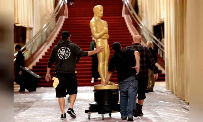 A-fascinante-jornada-do-tapete-vermelho-entre-o-sagrado-e-o-luxo-de-Hollywood