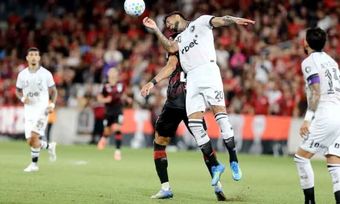 Botafogo-toma-'olé'-e-é-atropelado-pelo-Athletico-PR-no-Brasileirão