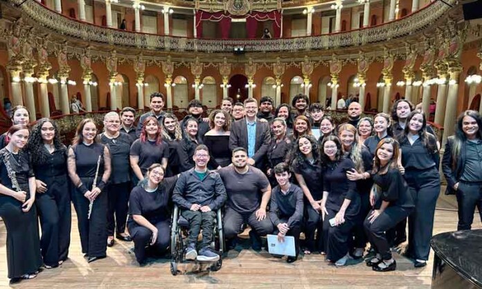 Espetáculo-In-Concert-Especial-de-Páscoa-reúne-mais-de-60-músicos-no-Teatro-ICBEU