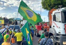 O povo de Manaus ocupa as ruas e reforça o coro nacional por mudanças