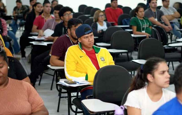 Prefeitura-aposta-em-qualificação-digital,-porém-oferta-limitada-expõe-desafio-maior-na-capital