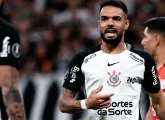 Corinthians sob comando de Fernando Diniz domina e garante o topo do grupo na Libertadores
