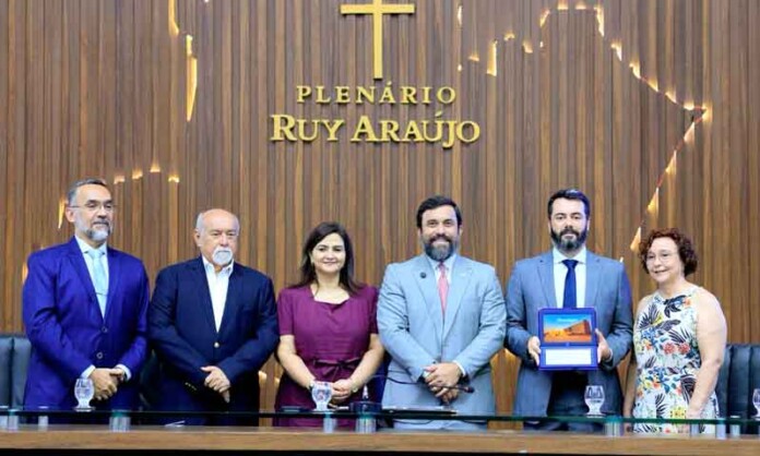 George-Lins-destaca-missão-de-servir-e-emociona-ao-homenagear-Bezerra-de-Menezes-na-Aleam