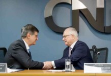 Edson Fachin lidera decisão que mantém privilégios e reacende revolta sobre salários acima do teto