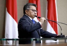 Discurso de Sinésio Campos na Aleam revela obstáculos enfrentados por jornalistas no interior