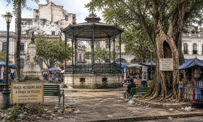 A-lenta-agonia-da-Praça-da-Polícia