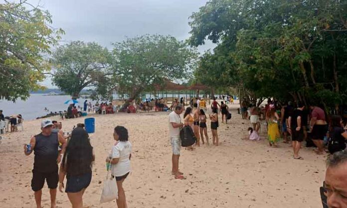 Entre-lazer-e-preservação-praia-do-Tupé-vira-símbolo-do-desafio-ambiental-enfrentado-em-Manaus