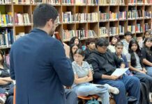 Estudantes debatem redução da maioridade penal em projeto que simula tribunal de justiça