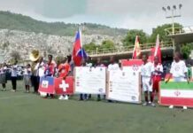 Enquanto o mundo olha para a Copa, crianças do Haiti entram em campo por um motivo maior