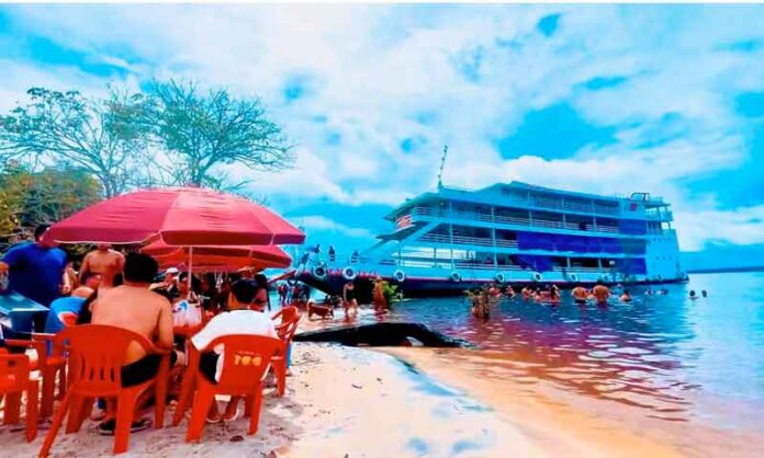Festa-flutuante-com-samba-e-pagode-promete-agitar-o-Rio-Negro-neste-sábado-em-Manaus