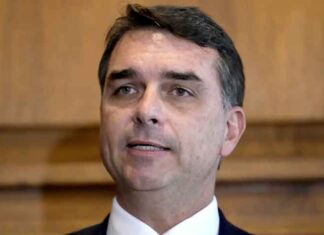 Articulação para investigar Flávio no STF inclui tentativa de tirar Mendonça do caso