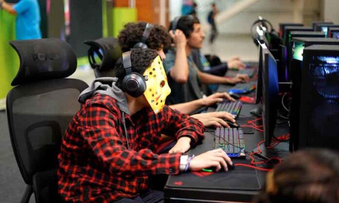 Ponta-Negra-recebe-festival-que-une-games,-cultura-pop-e-oportunidades-para-jovens-de-Manaus