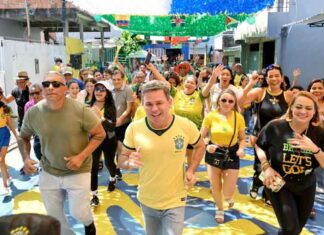 Tadeu de Souza percorre ruas e destaca tradição que mantém viva a identidade dos amazonenses