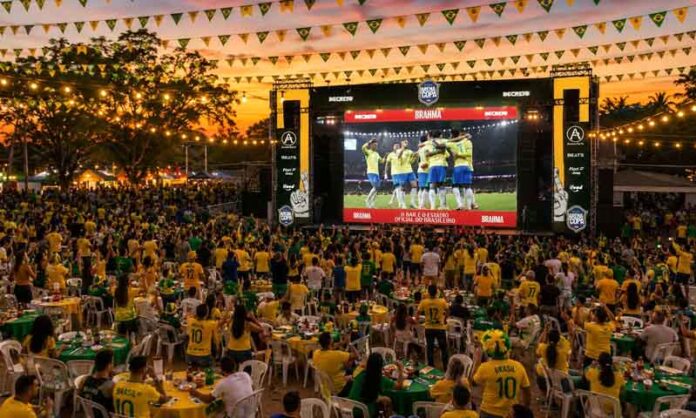 Torcedores-de-Manaus-ganham-espaço-gigante-com-telão-e-shows-para-a-estreia-do-Brasil