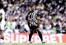 Eficácia mineira e erros de ataque jogam o Vasco na zona de rebaixamento antes da pausa do Brasileirão