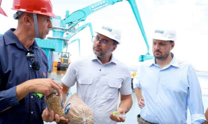 Wilson-Lima-visita-novo-porto-privado-de-Itacoatiara-e-ressalta-potencial-logístico-do-Amazonas