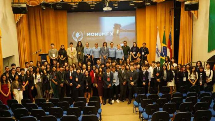 Colégio-Martha-Falcão-transforma-salas-de-aula-em-palco-para-debates-sobre-os-desafios-do-mundo