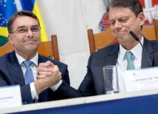 Governadores ganham protagonismo e fortalecem o projeto de Flávio Bolsonaro para a Presidência
