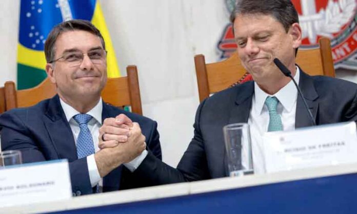 Flavio-Bolsonaro-e-Tarcisio
