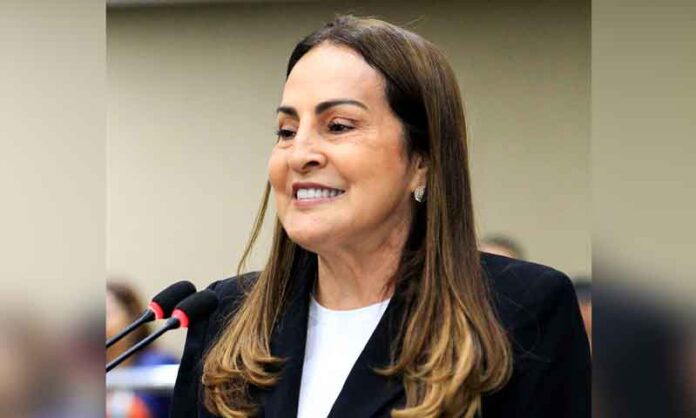 Glória-Carratte-assume-sétimo-mandato-na-Câmara-Municipal-de-Manaus-após-nova-decisão