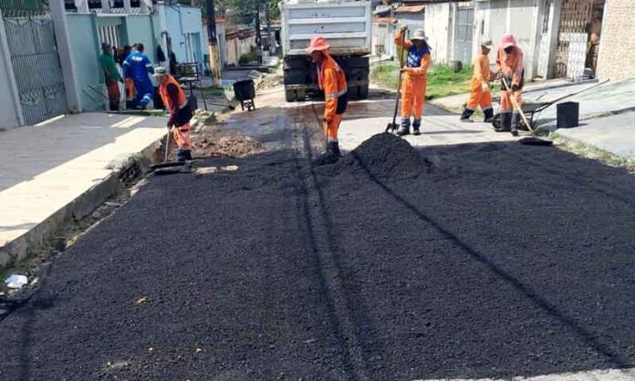 Prefeitura-de-Manaus-avança-com-recuperação-asfáltica-no-conjunto-Manoa