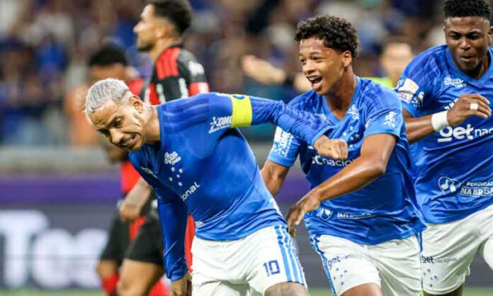 Cruzeiro-marca-no-último-lance-e-vence-Flamengo-pelo-Brasileirão