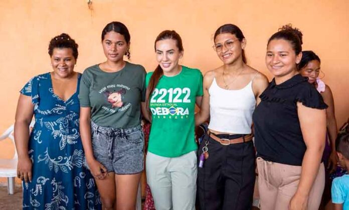 Débora-Menezes-leva-debate-sobre-saúde-mental-e-violência-contra-jovens-ao-interior