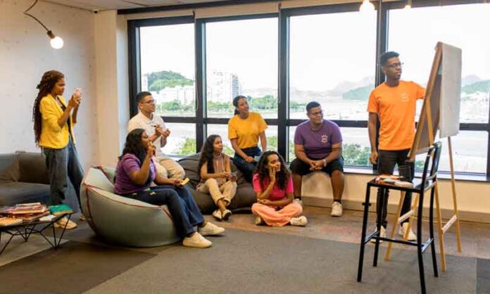 Instituto-Coca-Cola-Brasil-e-Solar-Coca-Cola-abrem-1-mil-vagas-de-curso-de-inglês-online-e-capacitação-profissional-no-Amazonas