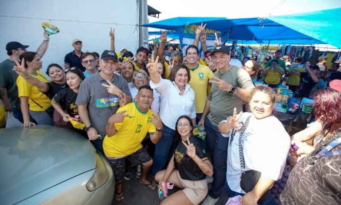 Maria-do-Carmo-leva-início-da-campanha-para-as-ruas-e-percorre-feira-na-Zona-Leste