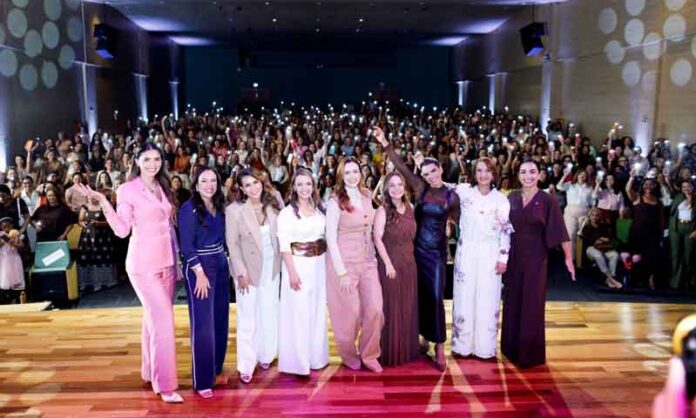 Memórias,-identidade-e-propósito-conduzem-encontro-com-500-mulheres-em-Manaus