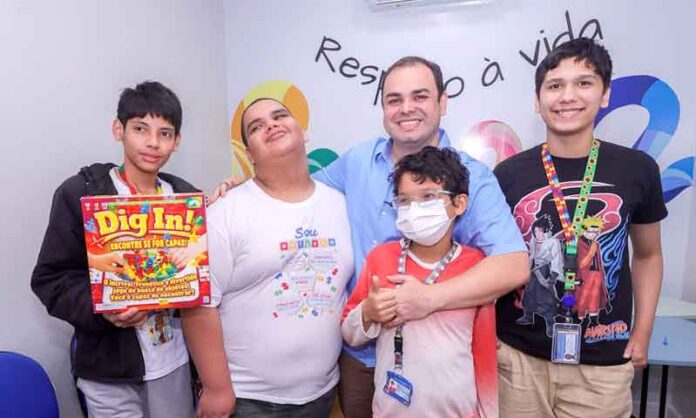 Roberto-Cidade-anuncia-“Complexo-TEA”-e-promete-reduzir-espera-por-atendimento-no-Amazonas