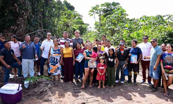 Thiago-Abrahim-percorre-comunidades-de-São-Gabriel-e-reúne-demandas-de-moradores