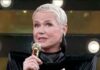 Xuxa fala sobre machismo e etarismo após repercussão de figurino em shows