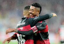 Vitória sobre o Corinthians confirma crescimento do Flamengo na corrida pelo título