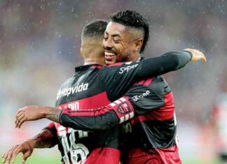 Vitória sobre o Corinthians confirma crescimento do Flamengo na corrida pelo título